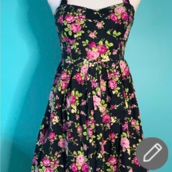 No Boundaries Dress Medium 7-8 - Picture 2 of 4